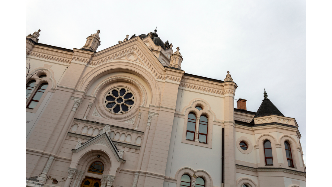 Bus rental for Szolnok: explore Jász Nagykun-Szolnok county