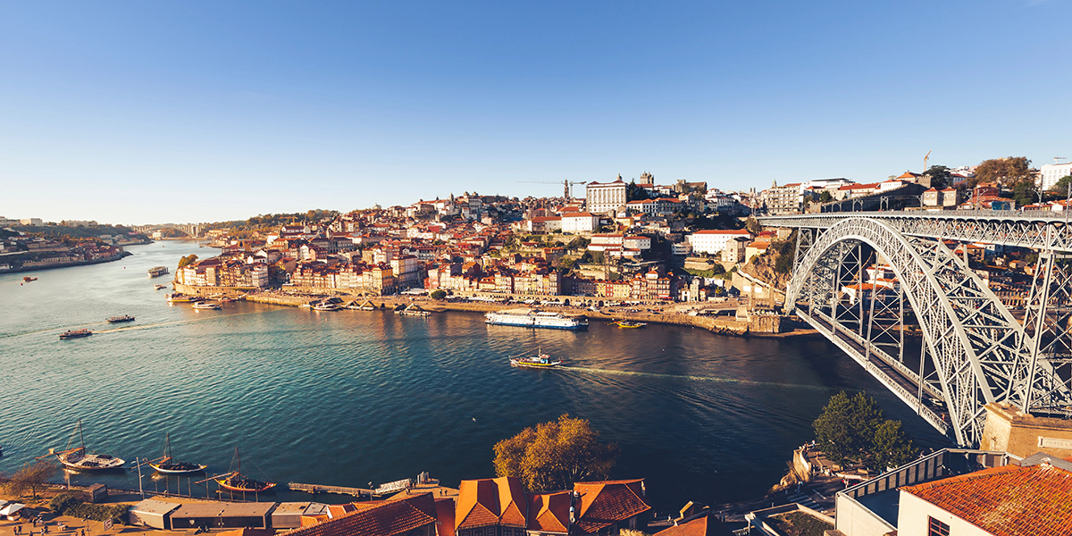 Bus rental for Porto