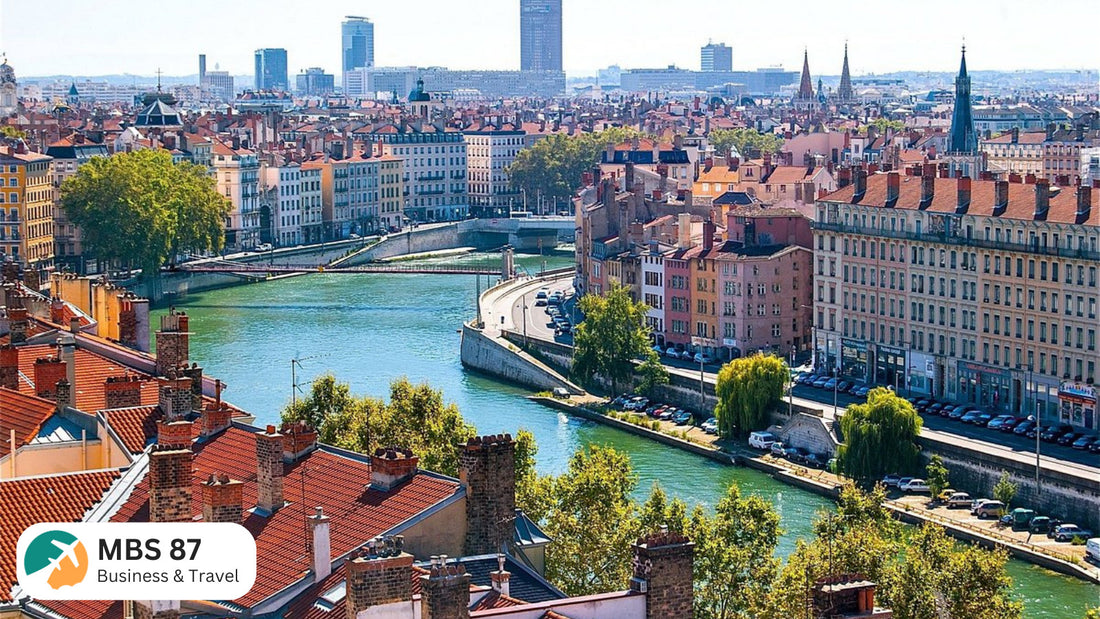 Bus Rental in Lyon: Let's go traveling to this peaceful city