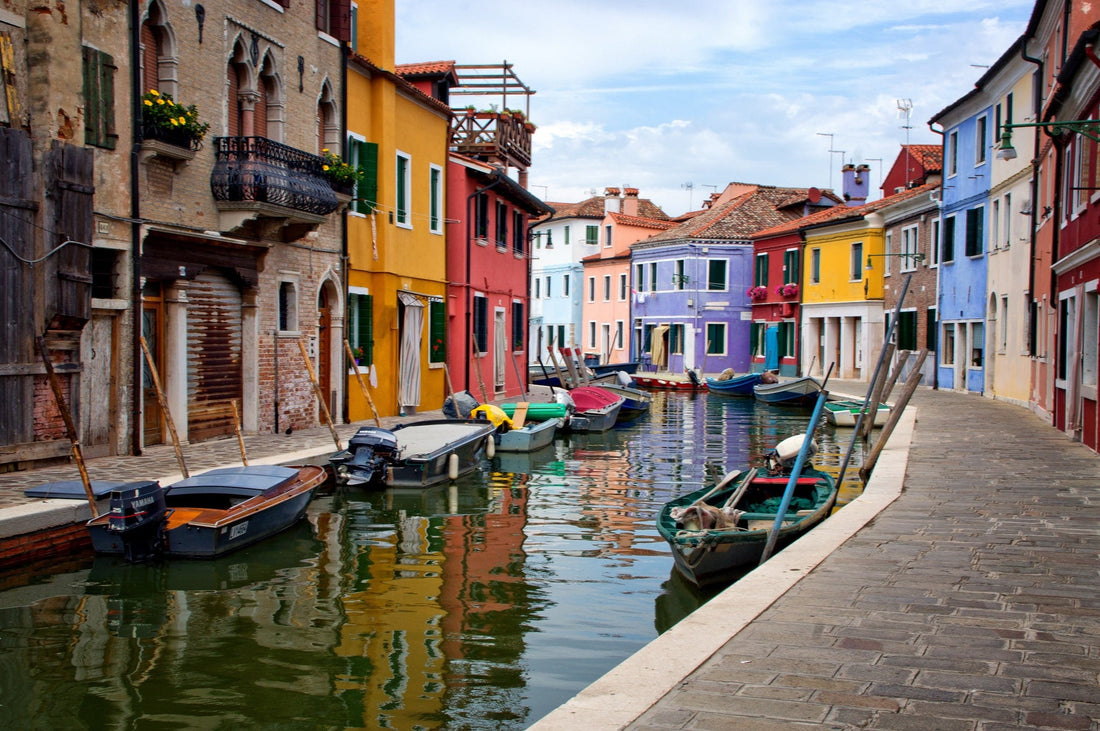 Unforgettable Sightseeing: Experience Venice's Charm with 3 Hours of Bus Rental