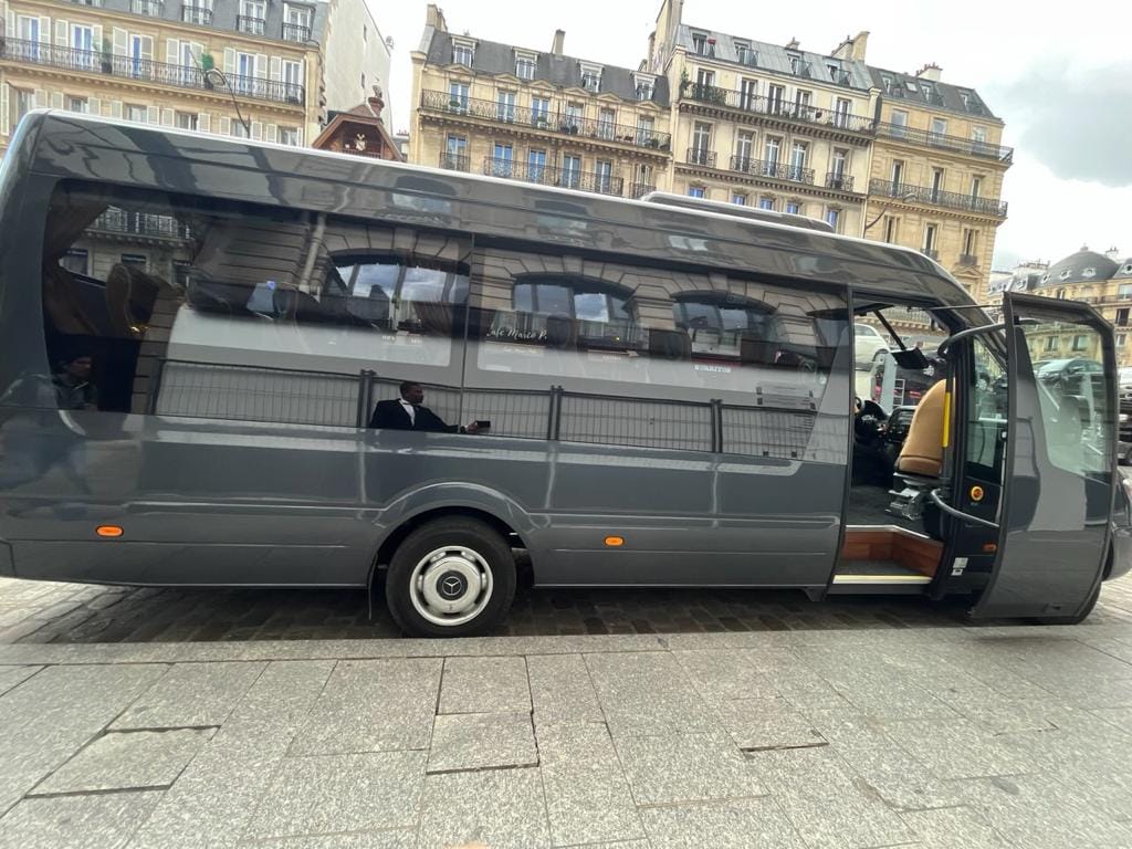 Bus rental 9 seats deposit 2.7 - 16.7 : Frankfurt - Praha